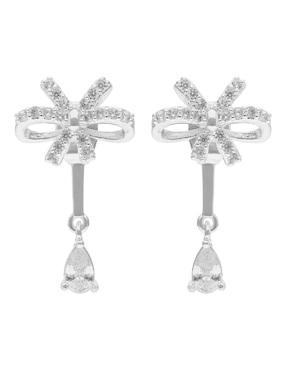 Aretes cortos de moño Napier Social Cz Ears F3 con acabado plateado zirconia