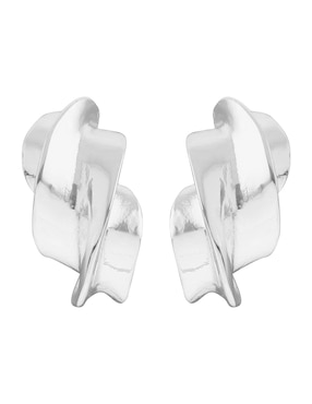 Aretes de letra c Napier con acabado plateado
