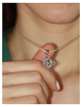 Collar con dije de nudo de bruja Crixus Joyeria de plata P 925