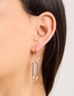 Aretes cortos ovalados Nine West con acabado brillante