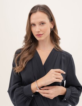 Aretes cortos Hugo Boss Lena con acabado brillante cristal