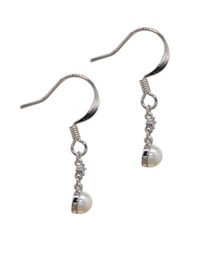 Aretes largos Carré con acabado baño rodio perla