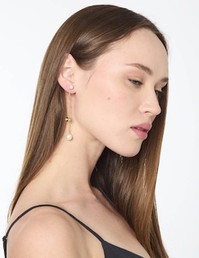 Aretes largos Kate Spade con acabado brillante perla
