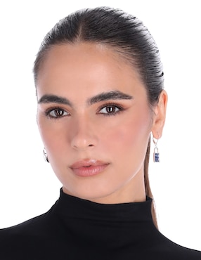 Aretes largos Nine West Holiday Beads con acabado brillante