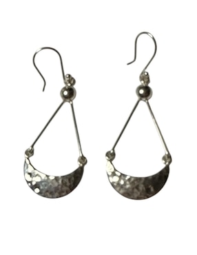Aretes largos de luna Carana de plata P 925 con acabado martillado