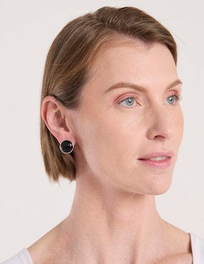 Aretes cortos Napier Midnight Beads con acabado brillante