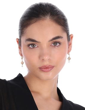 Aretes cortos de rombo Dkny Kalina con acabado brillante circonita