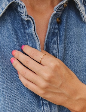 Anillo ovalado Apodemia Olivia Wild circonita con acabado baño de oro 18 k