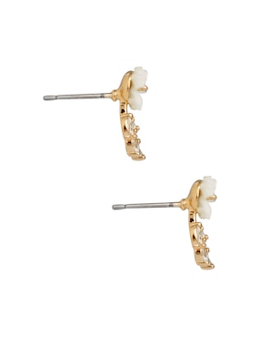 Aretes cortos de flor Carré con acabado pavé madre perla