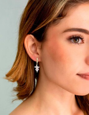 Aretes largos de estrella Oro Angelus