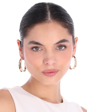 Arracadas Nine West con acabado brillante
