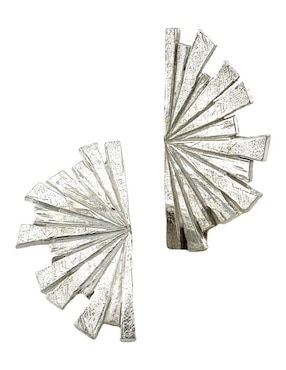 Aretes largos de abanico Adeliza Garzia de plata p 925 con acabado lustre