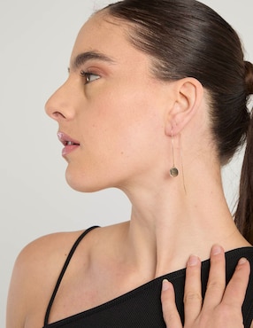 Aretes largos Dkny con acabado pulido