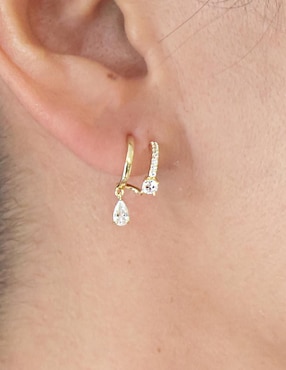 Aretes de gota Sofia Blum de plata P 925 con acabado chapa de oro circonita