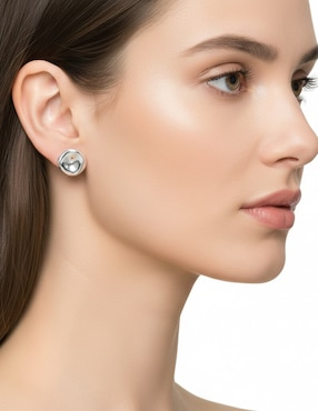 Aretes cortos circulares Napier con acabado pulido