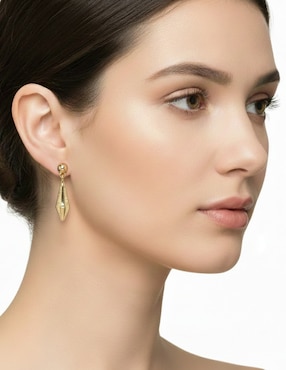 Arete cortos de rombo Napier Basic Metal Ears con acabado brillante
