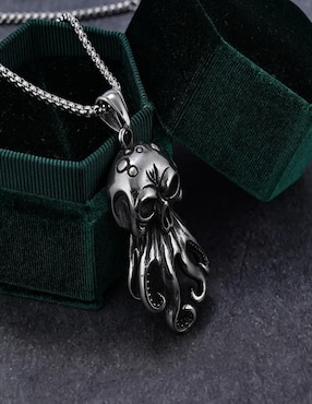 Collar con dije de calavera Nira