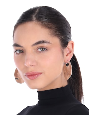Aretes largos circulares Nine West Tritone Organic Discs con acabado martillado