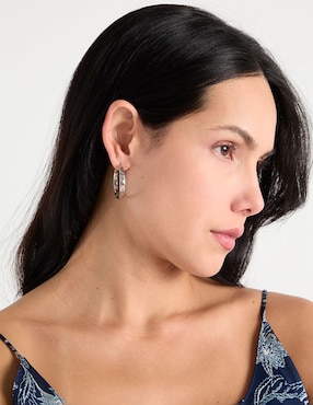 Arracadas Dkny con acabado brillante