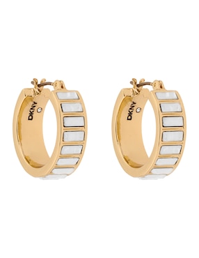 Aretes cortos DKNY Molly Recolors con acabado pavé