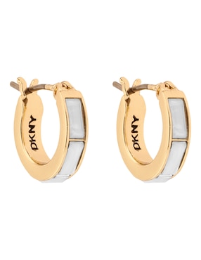 Aretes cortos DKNY Molly Recolors con acabado pavé