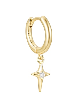 Aretes cortos Carmela Mía Golden con acabado baño de oro 14 K zirconia