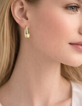 Set de aretes de flor Mancini 14 K con acabado chapa de oro perla de cristal