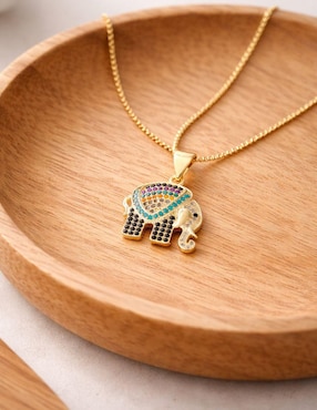 Collar con dije de elefante Yoiko Kala 18 K