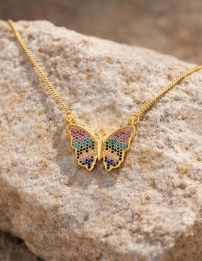 Collar con dije de mariposa Yoiko Alaria 18 K