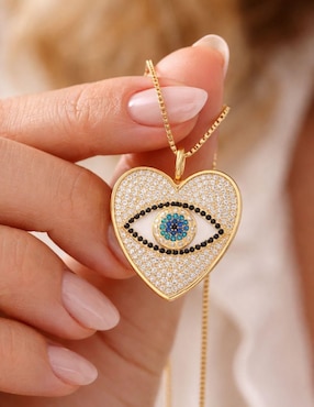 Collar con dije de corazón Yoiko con acabado baño de oro 18 K