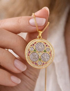 Collar con dije Yoiko Mandala con acabado baño de oro18 K
