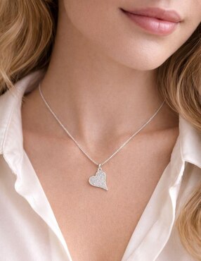 Collar con dije de corazón Yoiko