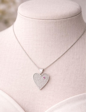 Collar con dije de corazón Yoiko