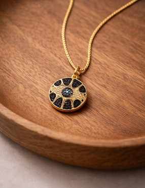 Collar con dije Yoiko Vortéx con acabado baño de oro 18 K