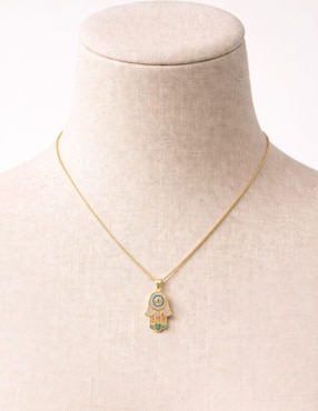 Collar con dije de mano Yoiko Auralis con acabado baño de oro 18 K