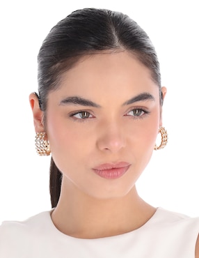 Arete corto Anne Klein St. Augustine con acabado pavé