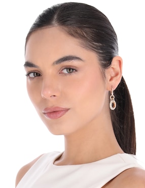 Arete corto Dkny Hailey con acabado pavé
