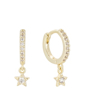 Aretes huggies de estrella Carmela Mía 14 K con acabado baño de oro zirconia