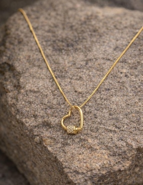 Collar con dije de corazón Yoiko Locket Golden con acabado baño de oro 18 K