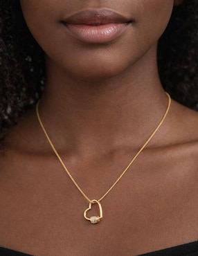 Collar con dije de corazón Yoiko Locket Golden con acabado baño de oro 18 K