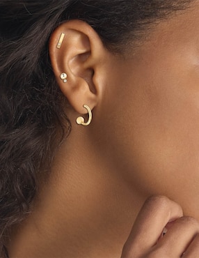 Set de aretes Calvin Klein CK pure essentials con acabado brillante