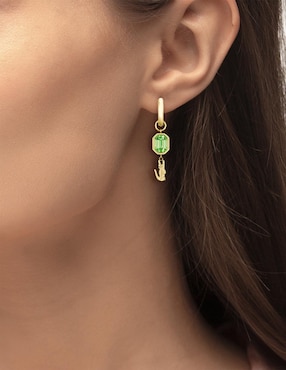 Aretes largos Lacoste Deva con acabado brillante cristal