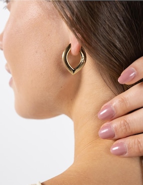 Aretes cortos Hugo Boss Fiora con acabado brillante