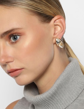 Aretes cortos de gota Ocean Heart Elegance con acabado baño de oro 18 K cristal