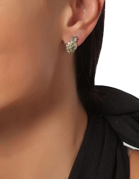 Aretes cortos de piña Ocean Heart con acabado baño de oro blanco 18 K cristal