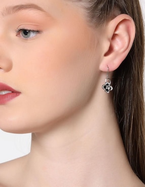 Aretes largos de flor Ocean Heart Elgance con acabado baño de oro blanco 18 K cristal
