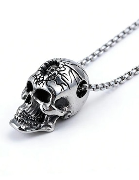 Collar con dije de calavera Nira