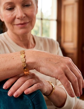 Brazalete Nira de oro laminado 18 k acabado brillante