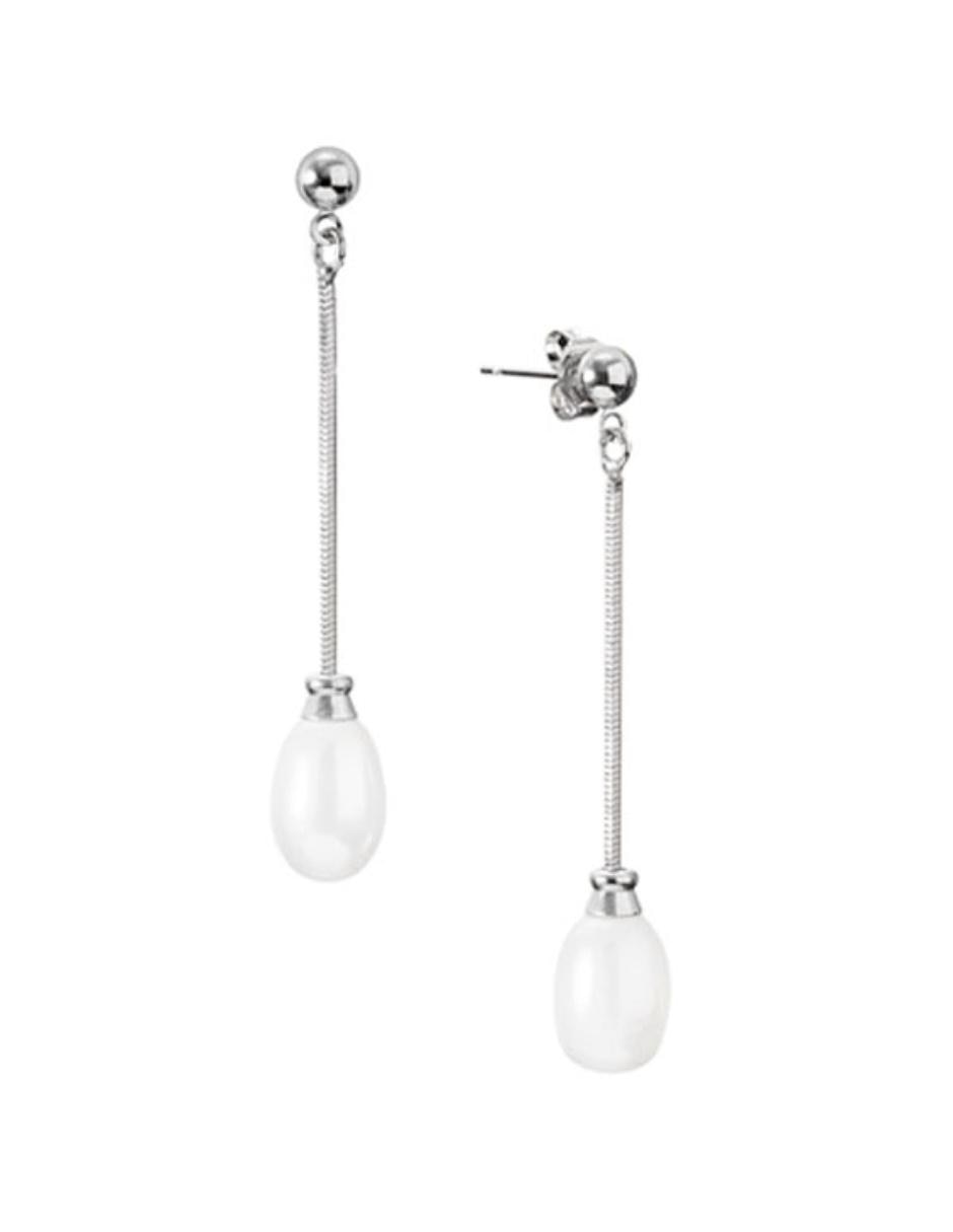 Aretes con acabado brillante perla