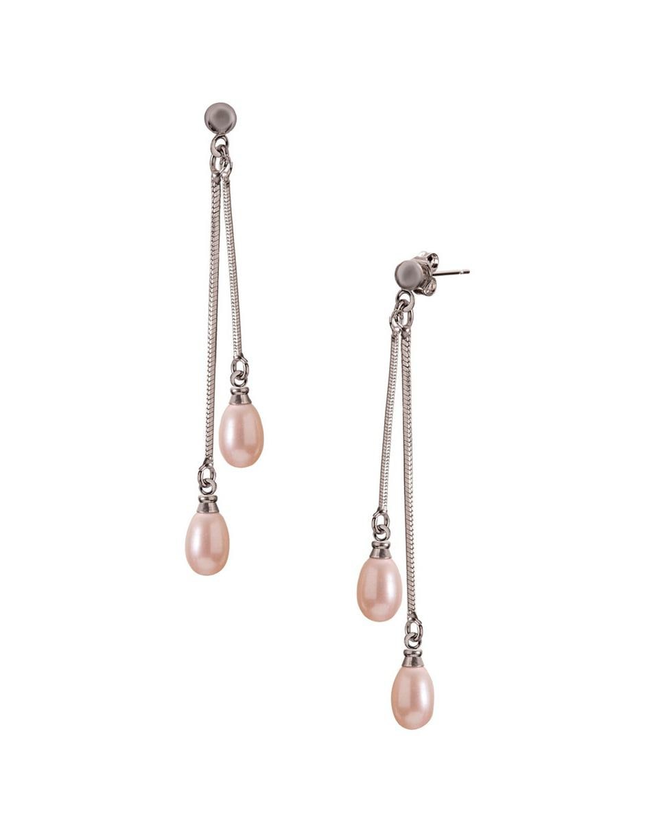Aretes con acabado brillante perla
